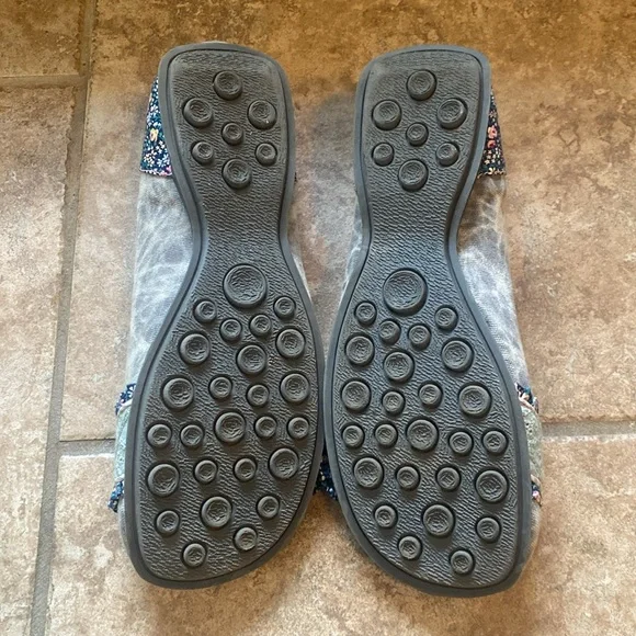 MUDD Bundle. Women's Cream and Gray Flats - Picture 9 of 16